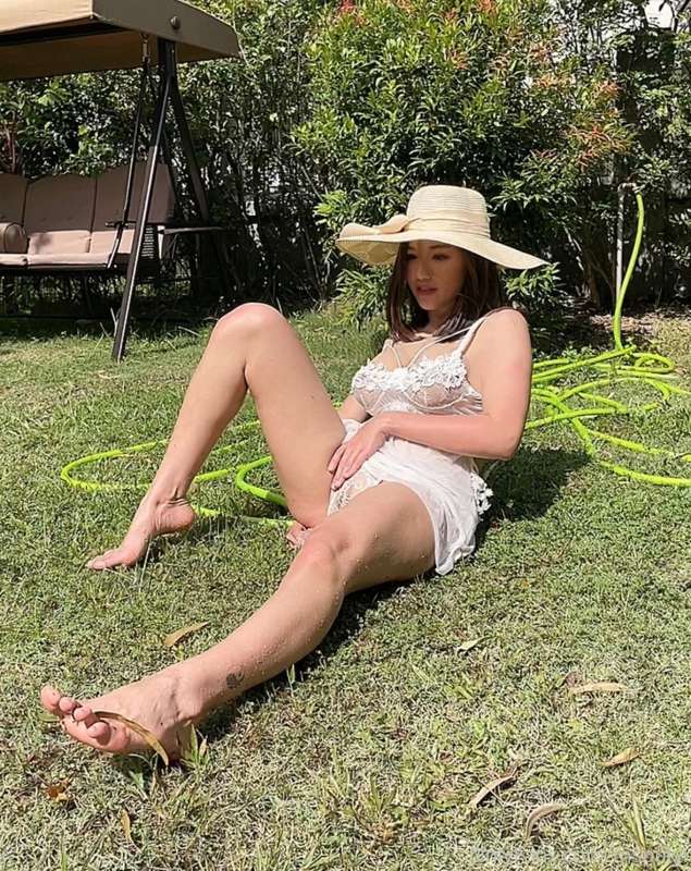 Masturbating while gardening. I feel so fresh omg