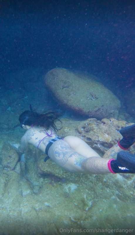 freediving w/ @lanamaexxx PART 2! i'd say the videos get bet..