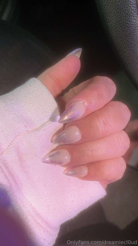 Got my nails done, any paypigs wanna foot the 130 dollar bil..