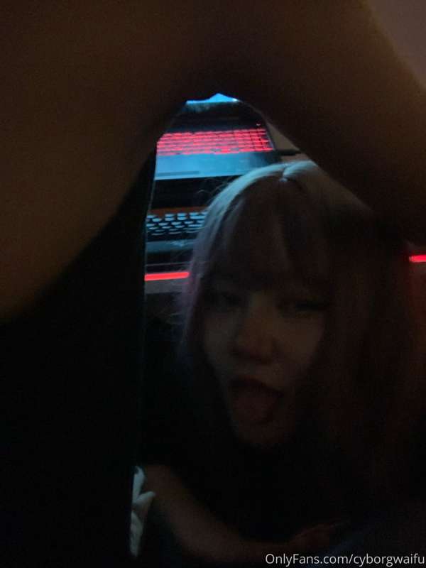 hi ^ - ^ 1