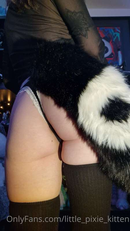 Leopard Girl! Do you like my tail? 7