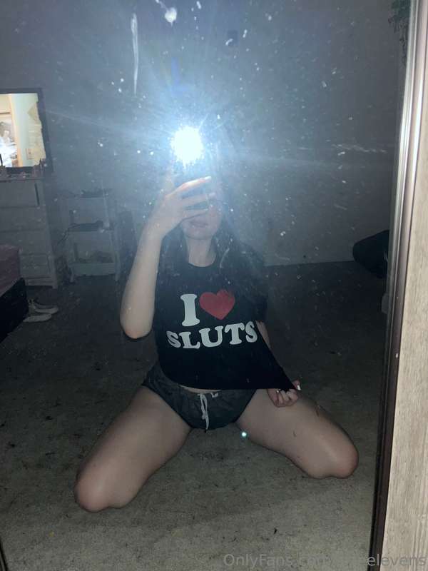 I ❤️ sluts and my big pretty feet