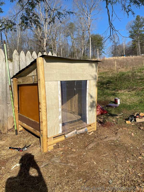 We built a dog house😍 2