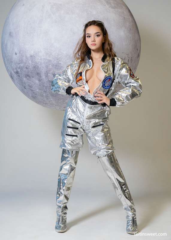 The hottest astronaut with the call sign Selti👋🏻👩🏻‍🚀