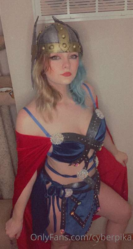 Thor mommy?? 

Lots of nudes blowjob snips and full Handjob/..
