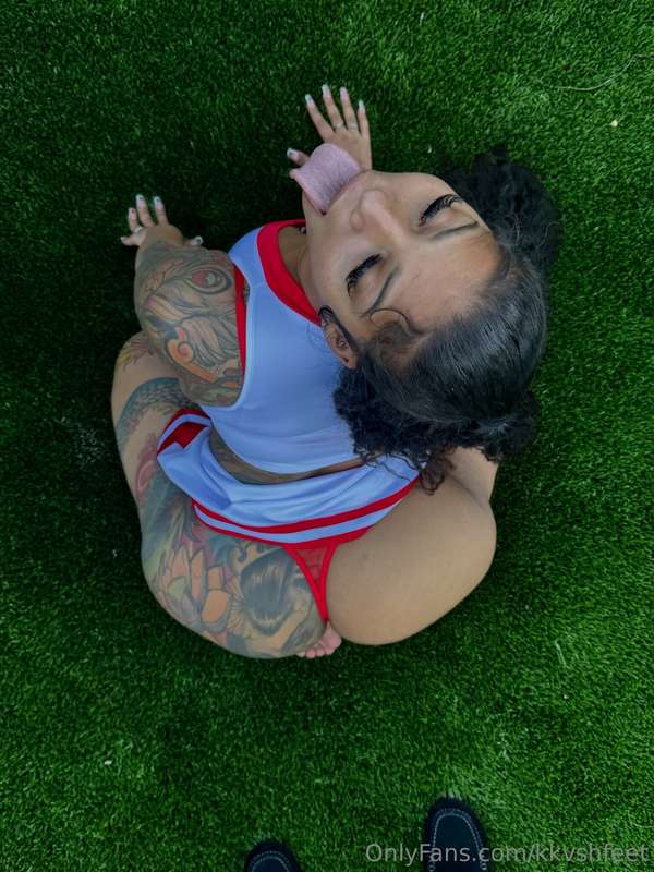 lets do it on the grass like this 👅 1