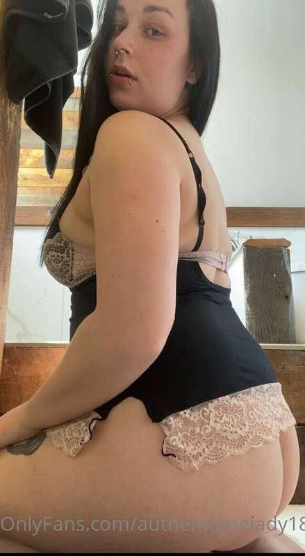 Je feel tannante avec mon nouveau déshabiller 😏 Tu veux en v.. 1