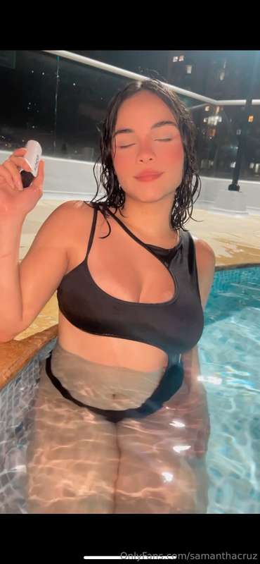 what a delight to fulfill one of my fantasies in the pool, i..