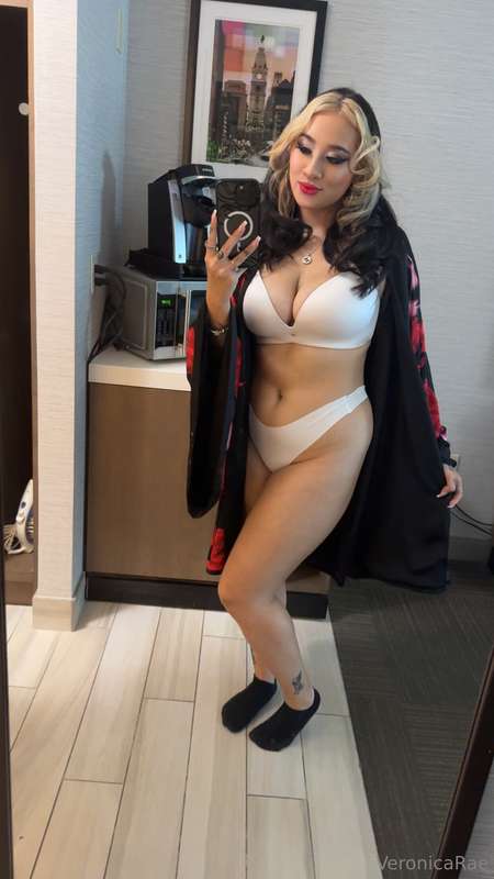 hiii everyone!!! I’ll be back to posting content soon and of..