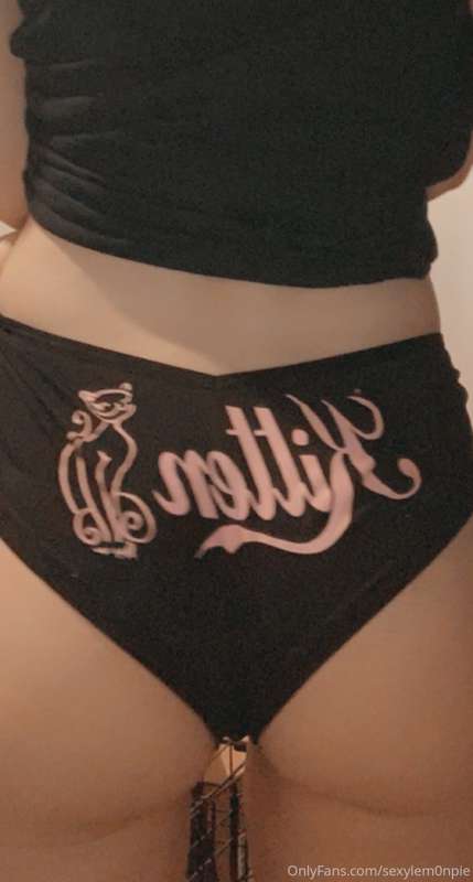 Kitten panty pic :3 3