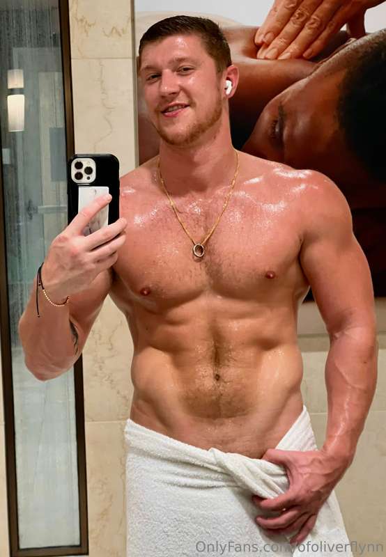 need a hand for this towel...😈