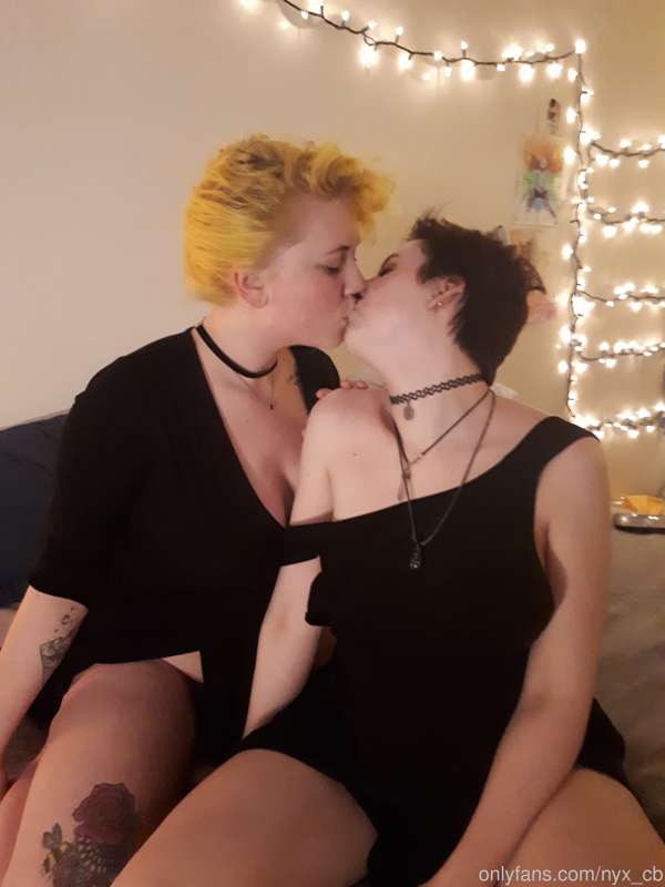 Lots of hot girl pics 😘😘😘😘 my gf is the cutest thing ever 19