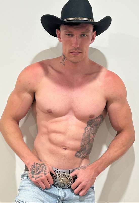 GO SUB @aaron_x 👌RIPPED AUSSIE HOTTIE 💪 https://onlyfans.com..