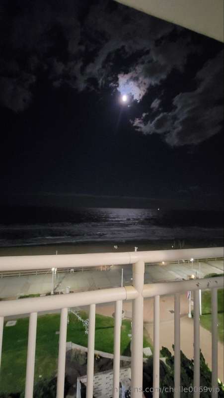 Supermoon full moon above the ocean 🥰