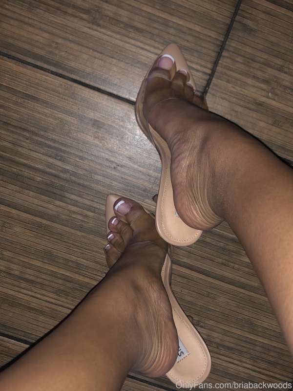 👣👣👣