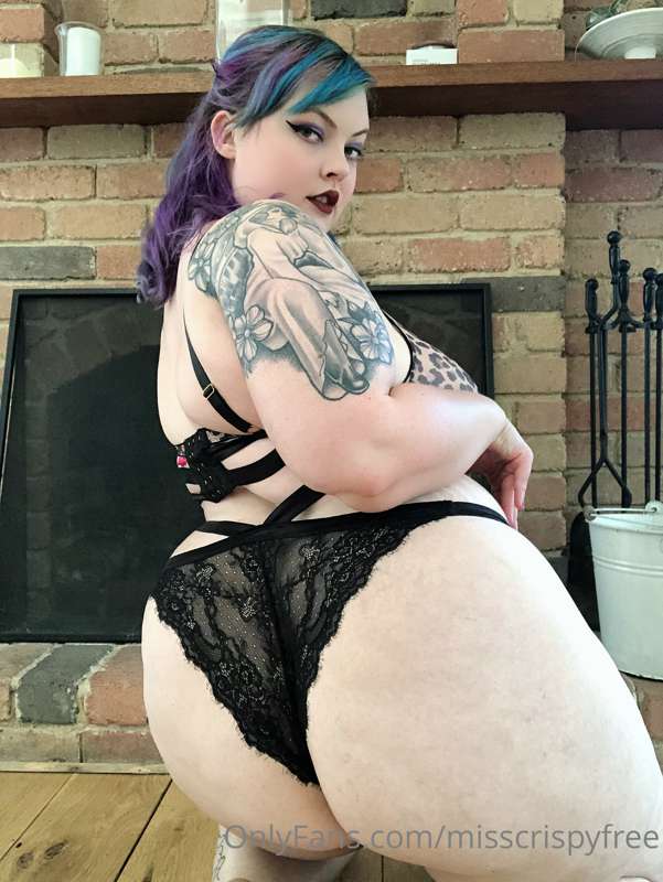 New set from my trip to the hotsprings 😍 cheeky topless acti..