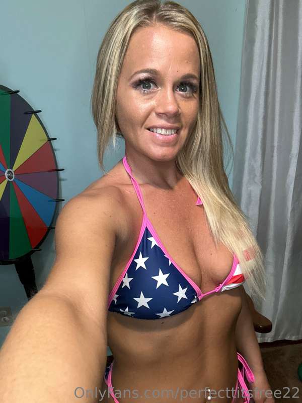 Going live join in y’all 😘🤗 1