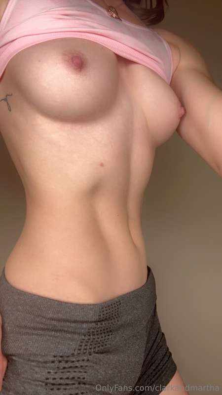 I’m always so horny after working out 🩷😇 2