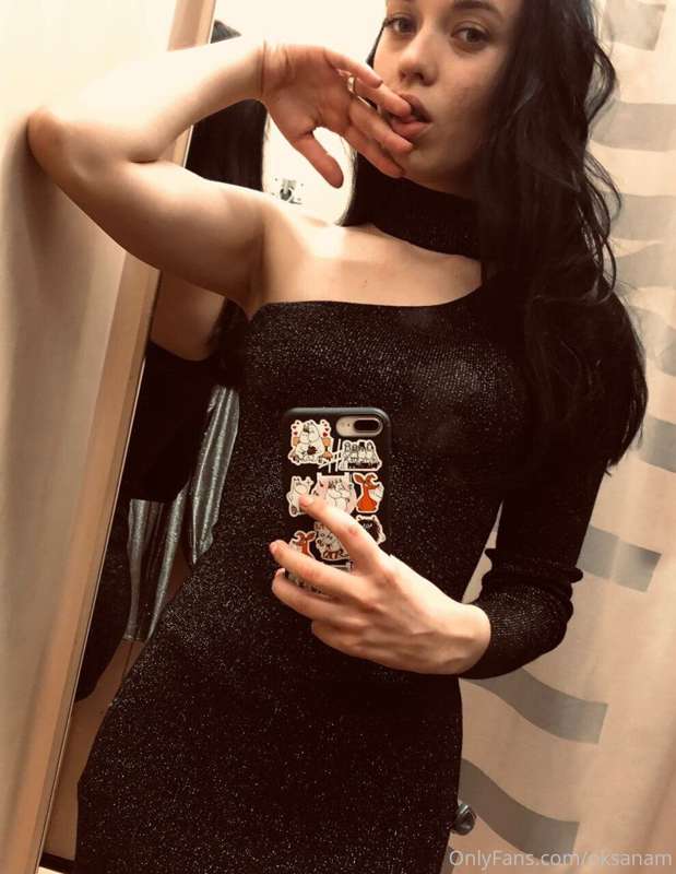 how about having sex in the fitting room? 😈🍆🔞🍑