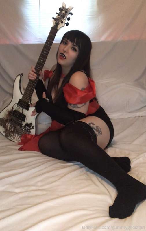 Hex Girls cosplay! Ever wanted to see what’s under Thorn’s d.. 34