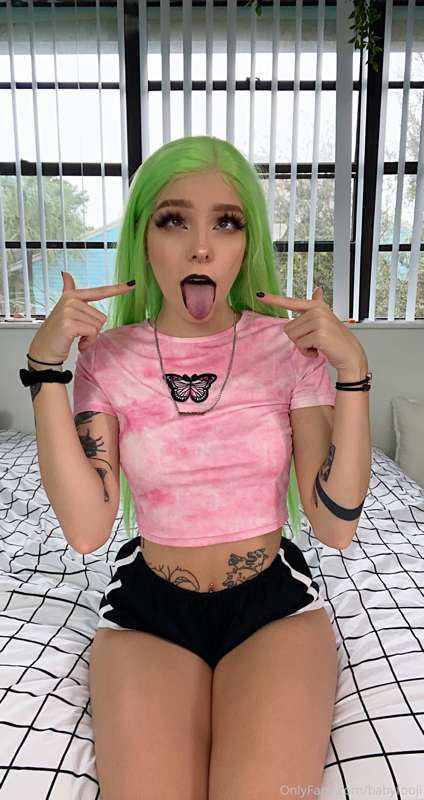 More pics from the casual set ✨💗🥰 6