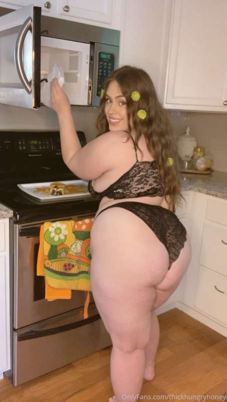 POV:
*pt 1*
I’m your very *hippie* housewife! 
We love all t.. 22
