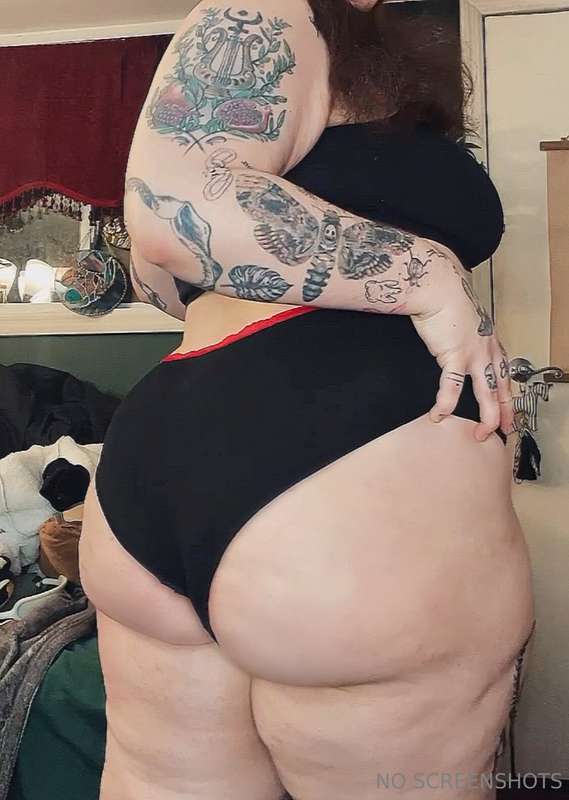 New video dropping tomorrow with that fat clear cock I filme..