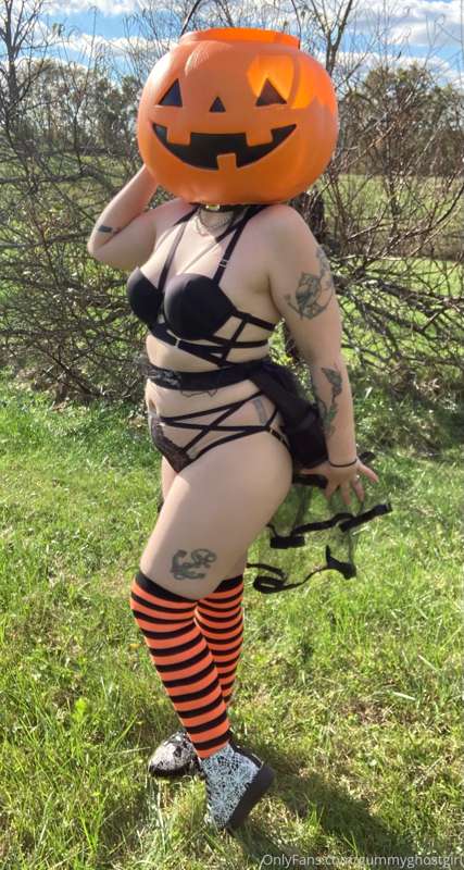Happy Halloween to all of you! 🎃🧡 I hope you enjoyed my 31 d.. 6