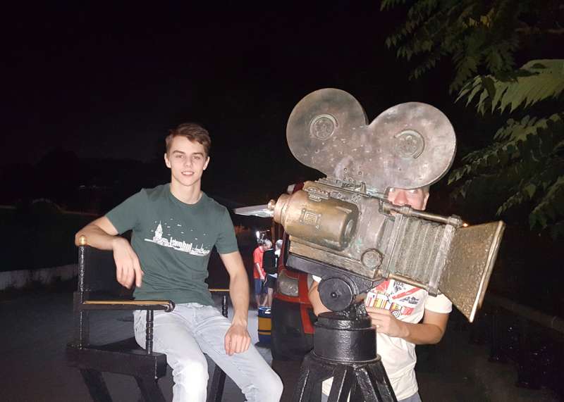Walking in the evening ☺️🎥🗿
