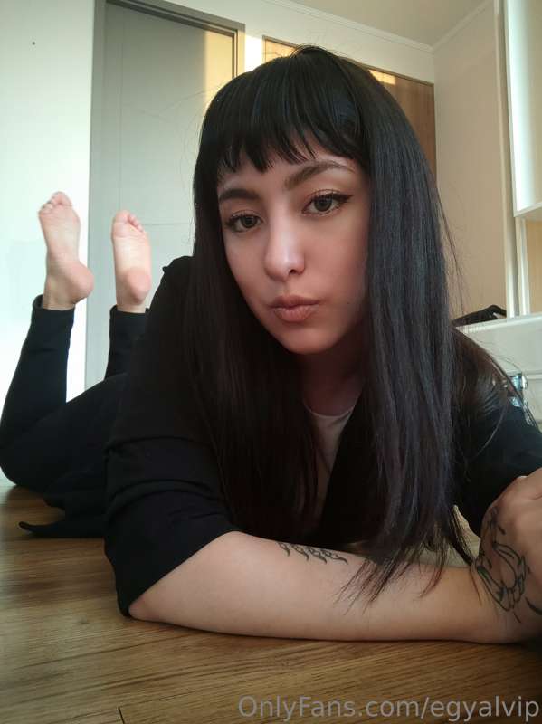 ***DIALY CONTENT***
Would you like some Femd0m video with th.. 4