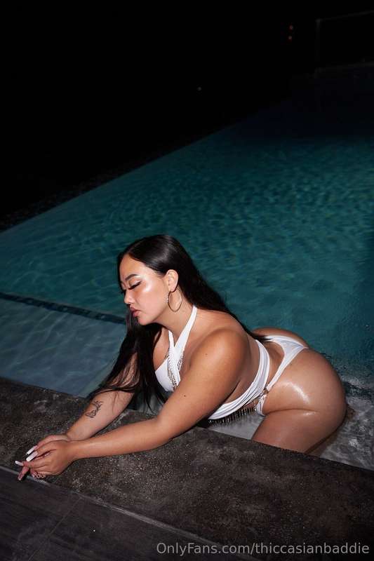 You make me as wet… Well, as wet as this pool hehe 💋