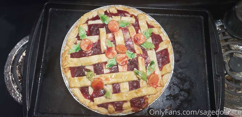 You want to see my pie? 🤣💋🤣 1