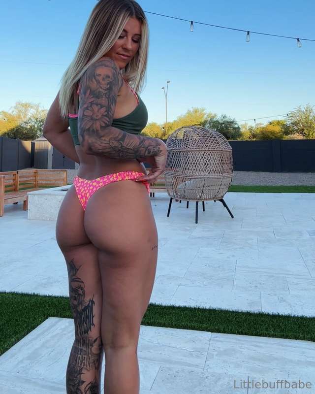 Living in bikinis 👙 1