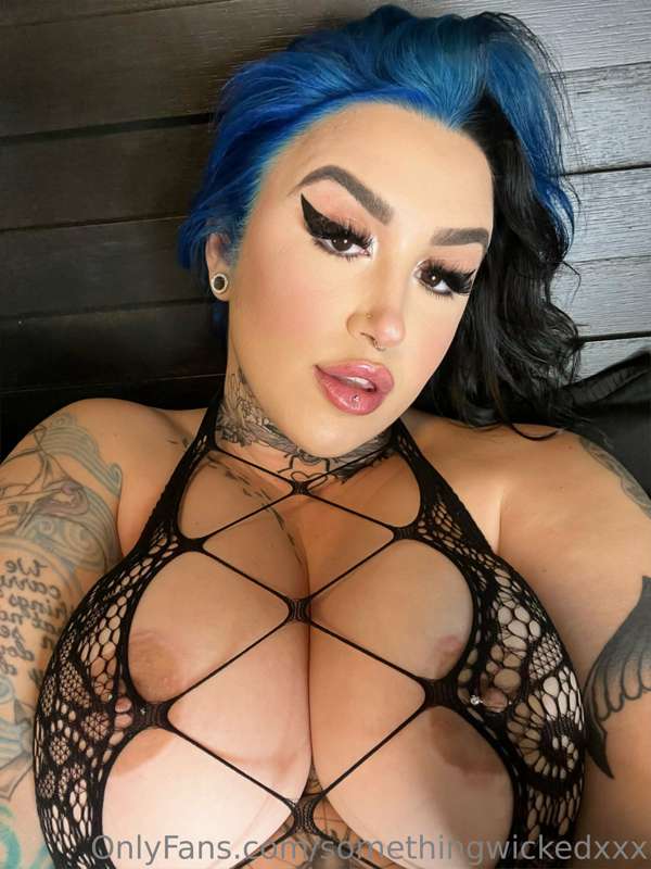 Break up with your girlfriend….I’m bored 😏