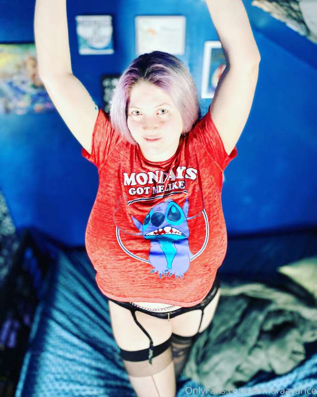 First time trying a garter belt 💕 16