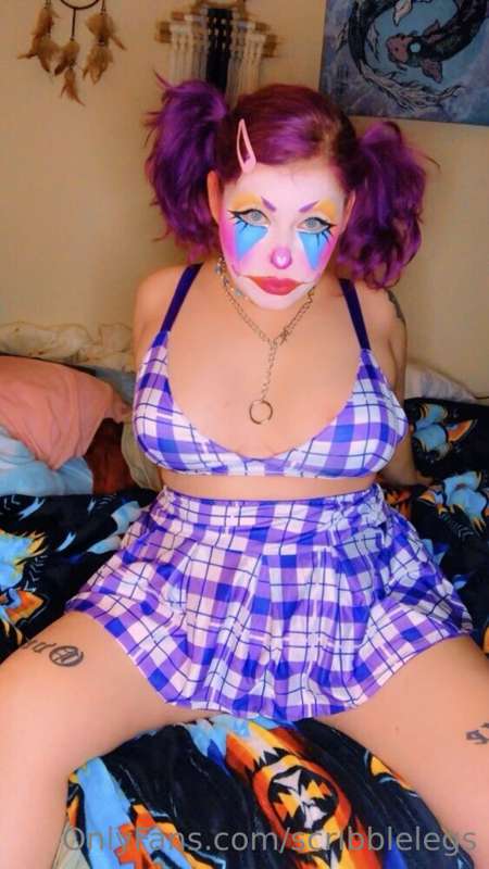My friend @moxistrange has a FUCK MACHINE 🤩 if you aren’t su.. 3
