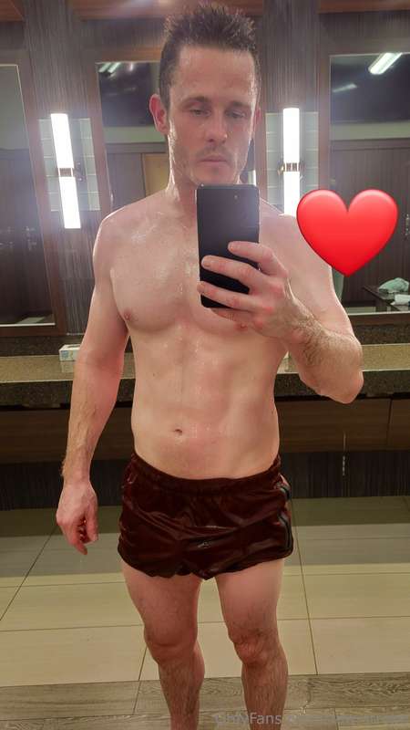 Not a selfie kind of guy but here's one😜New scene drops tomo.. 1