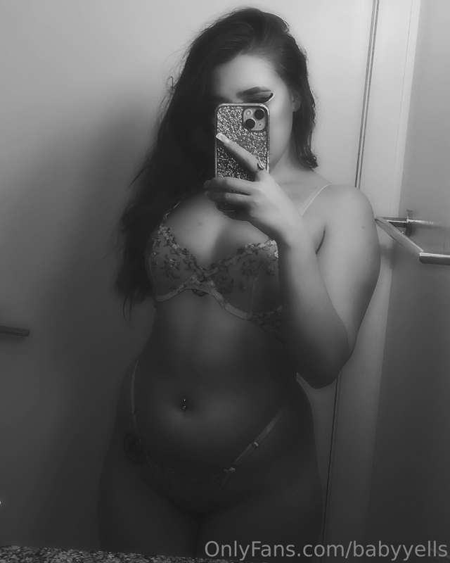 thinkin of you while the bad boys fuck me🖤