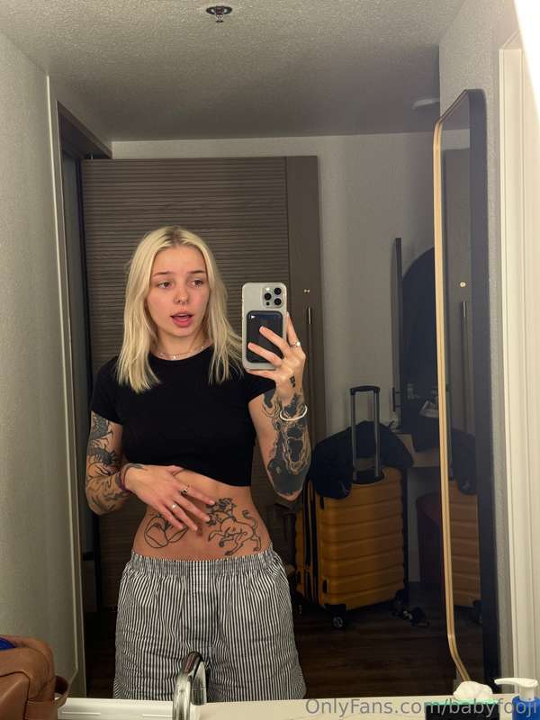 Staying hotel to hotel across America for the next 10 days 😅.. 7