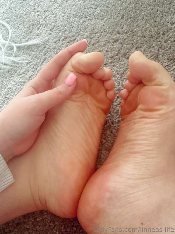 I got my nails done so I’ll be making some feet content toda.. 12