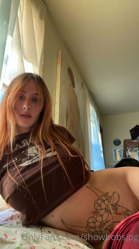 swipe to take my tiny shirt off 😎