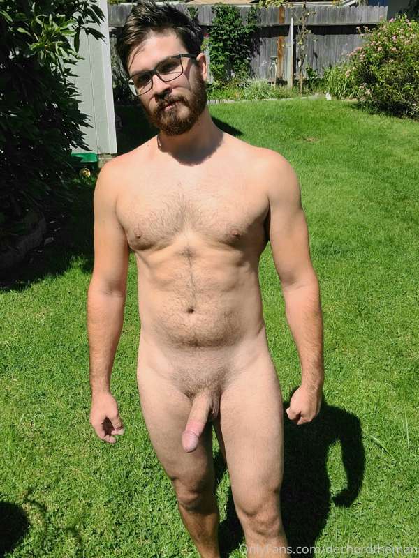 Cumming outside with the picture's lighting and angles!