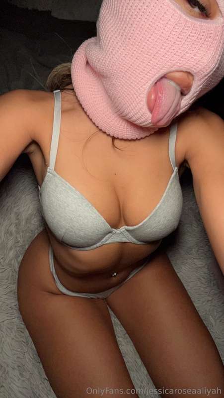 The last of the grey underwear montage 💋💋 haha  I hope you e..