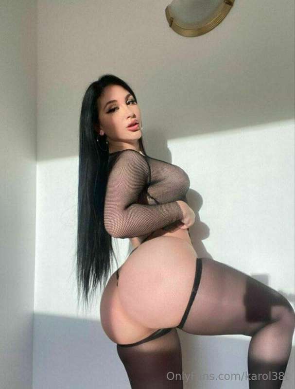## 🍑💦 Your Fav Big Booty Latina 💦🍑 Cum have fun with me Papi..