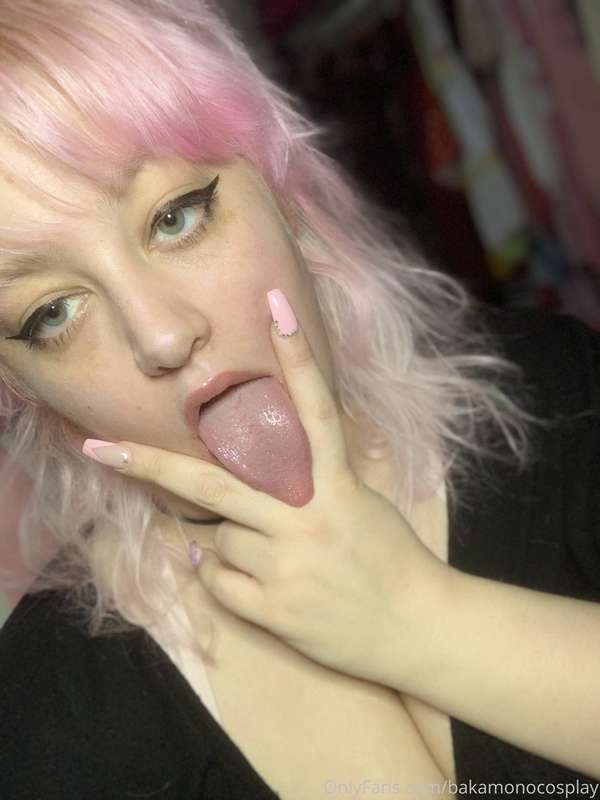 I’m back and I’m better~ 🎵🌸✨ Selfie dump to thank you all fo.. 1