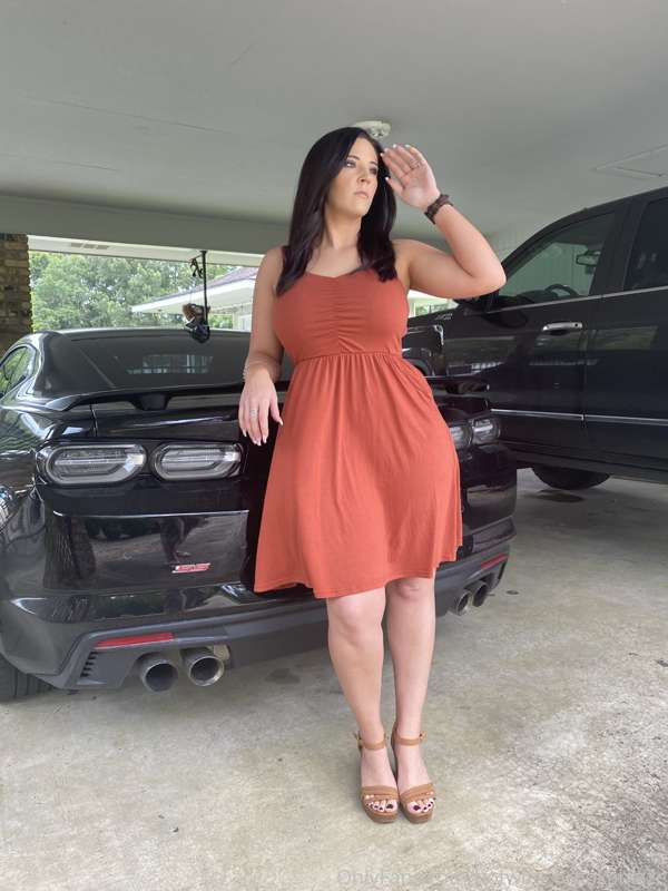 So happy for sundress season especially here in the south! 🥵..