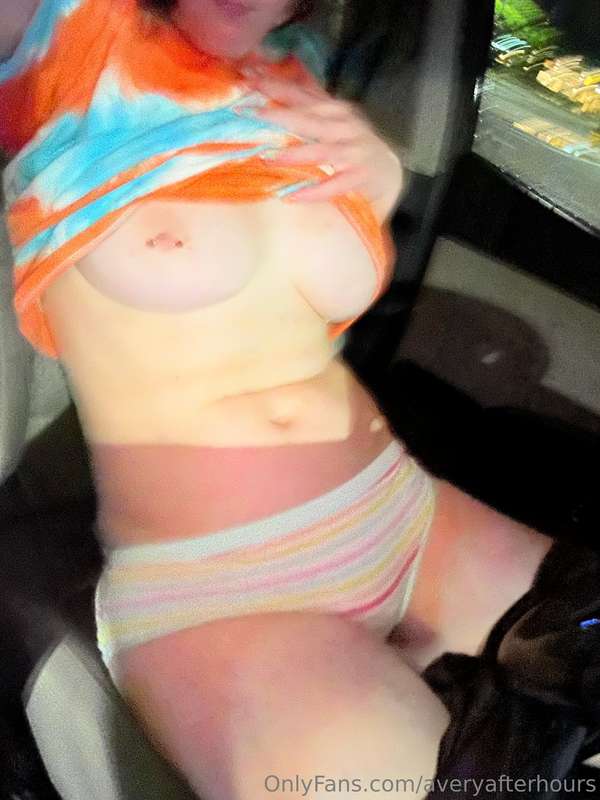 By the light of the lightning flashes, my sexiness is raised.. 3