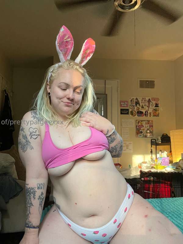 Happy Easter 💗🐰💋 scroll for my little morning photoshoot 👀🤤 7