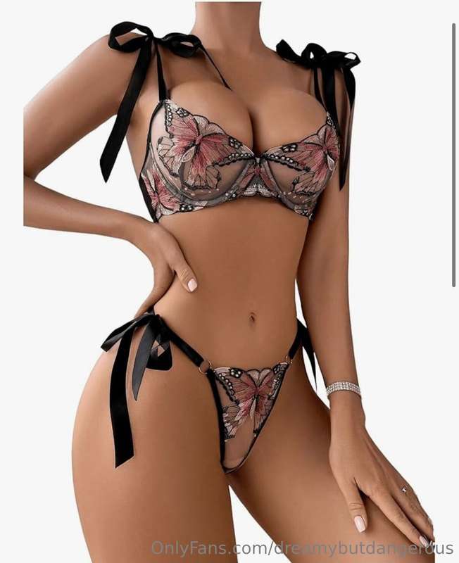 I just stocked up on a whole bunch of fun new toys and goodi.. 5