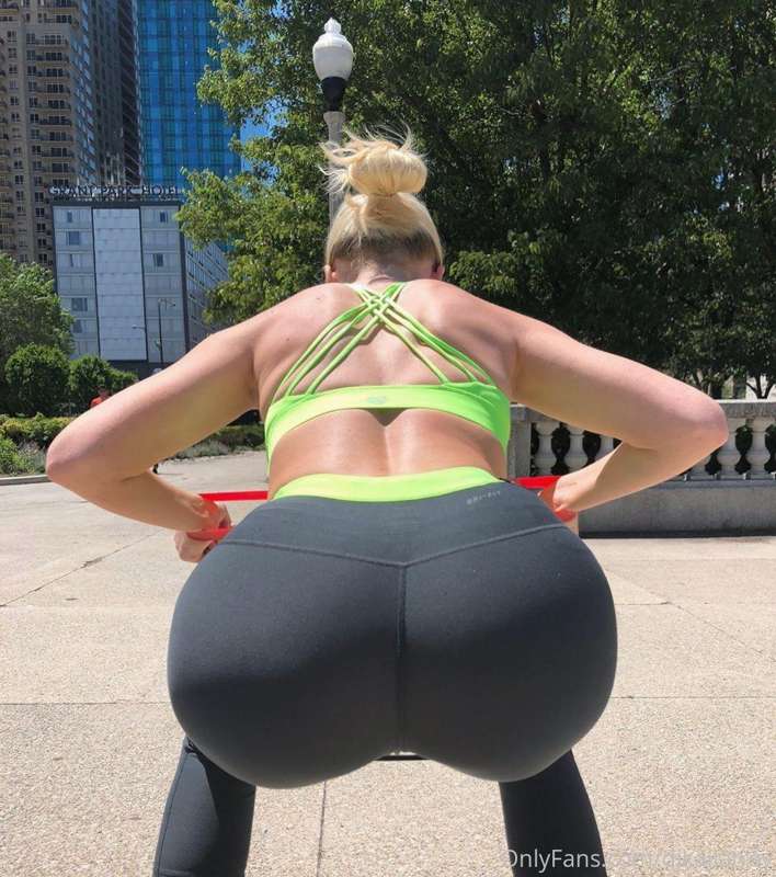 Butt Workouts today in the Park 🍑🍑🍑